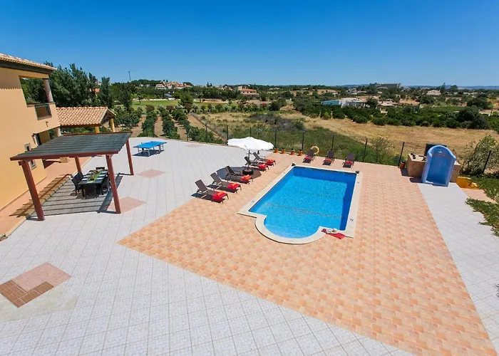 Villa Nincha - Heated Pool - Free Wi-Fi - Air Con