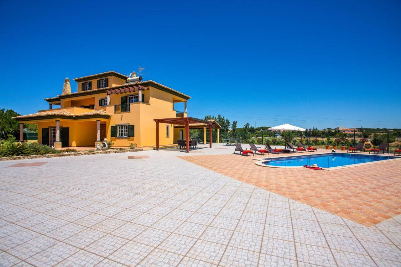 Nincha - Heated Pool - Free Wi-fi - Air Con Villa