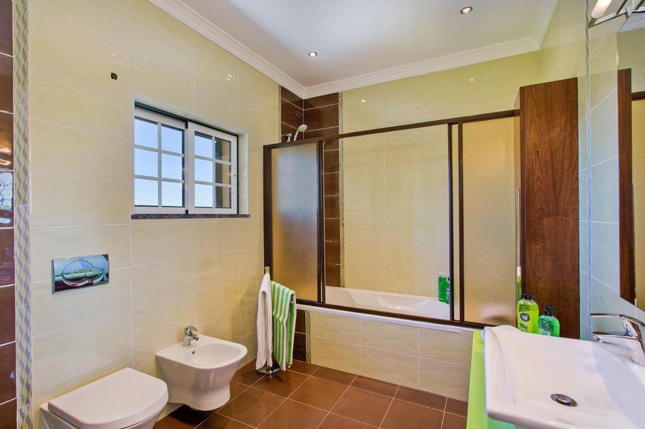 Nincha - Heated Pool - Free Wi-fi - Air Con Villa *