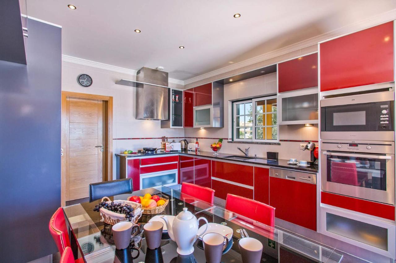 Villa Nincha - Heated Pool - Free Wi-fi - Air Con