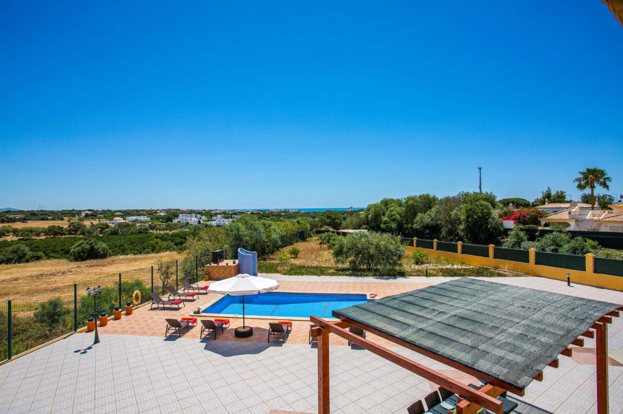 Nincha - Heated Pool - Free Wi-fi - Air Con Albufeira