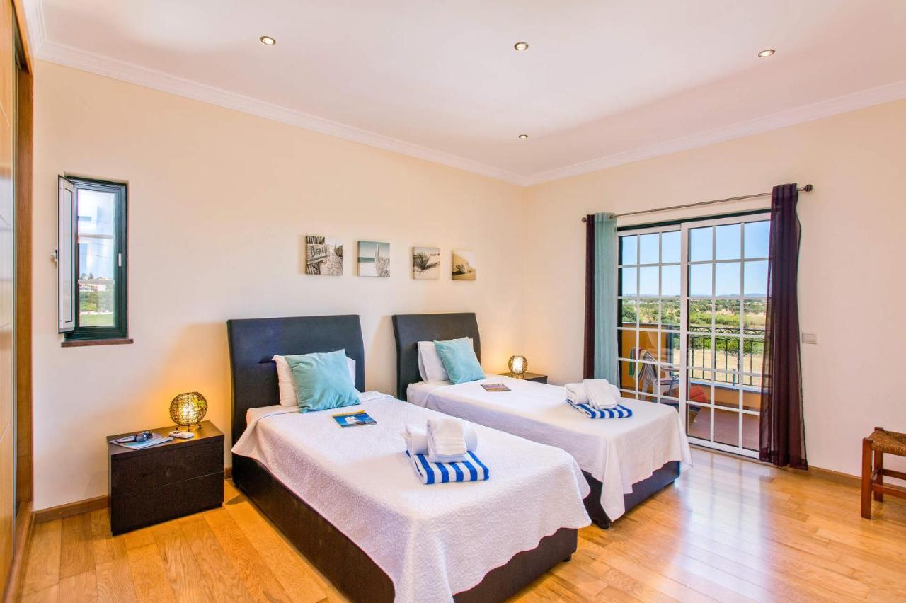 Nincha - Heated Pool - Free Wi-fi - Air Con Villa