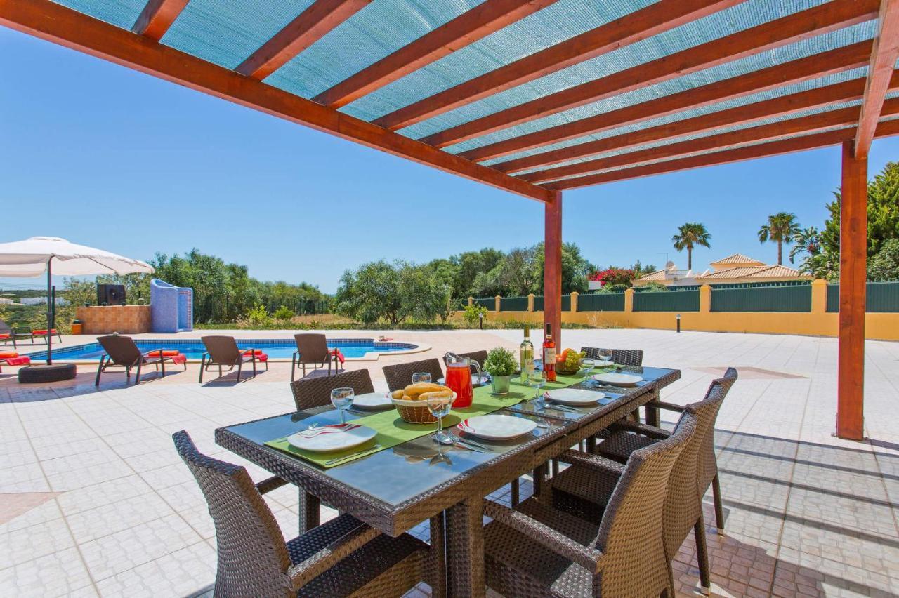 Nincha - Heated Pool - Free Wi-fi - Air Con Albufeira